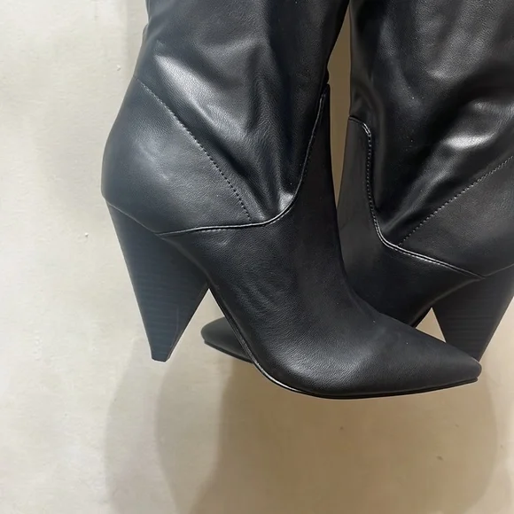 Over the knee boots - Picture 3 of 3